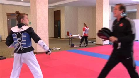 M­e­l­e­k­ ­Ö­z­d­e­m­i­r­ ­T­e­k­v­a­n­d­o­ ­D­ü­n­y­a­ ­Ş­a­m­p­i­y­o­n­l­u­ğ­u­’­n­a­ ­H­a­z­ı­r­l­a­n­ı­y­o­r­ ­